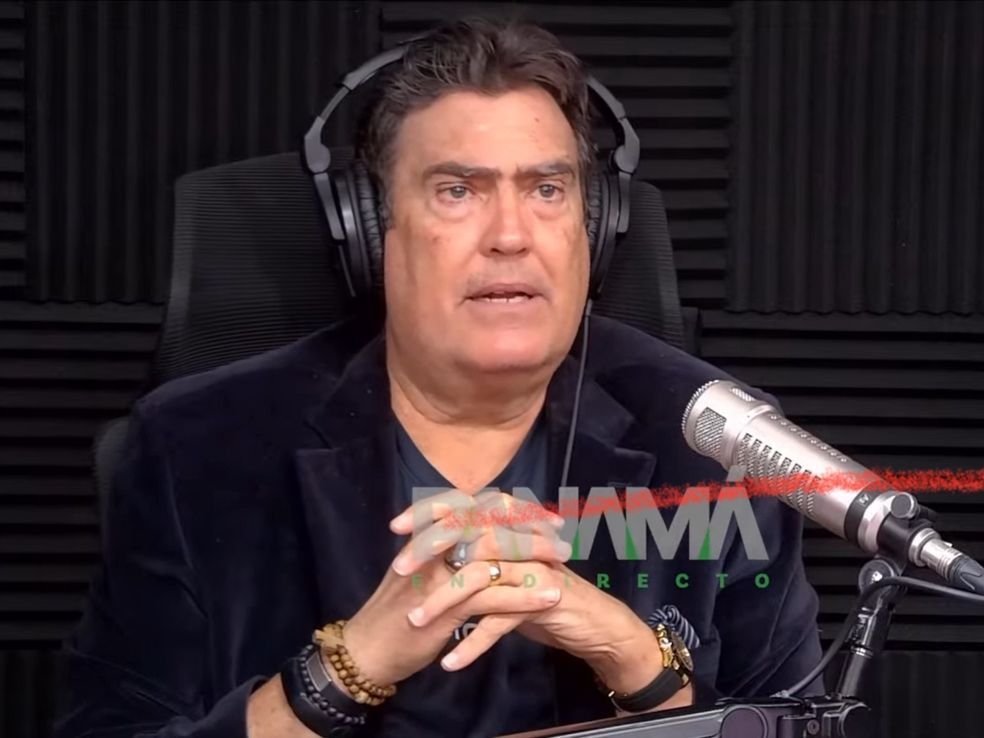 Jorge Barreiro en la cabina de El ABC de Seguros