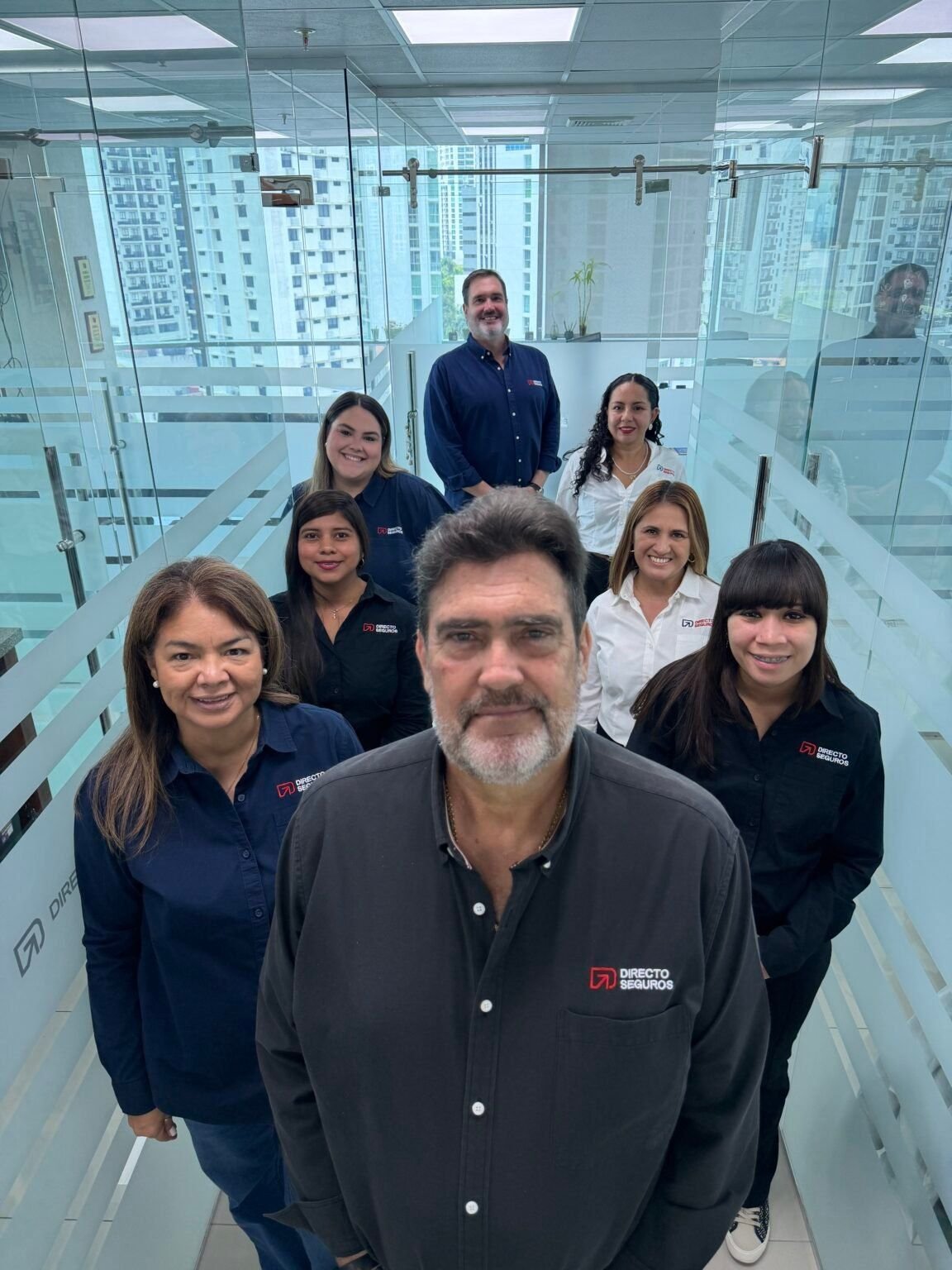 Equipo de Directo Seguros en sus oficinas