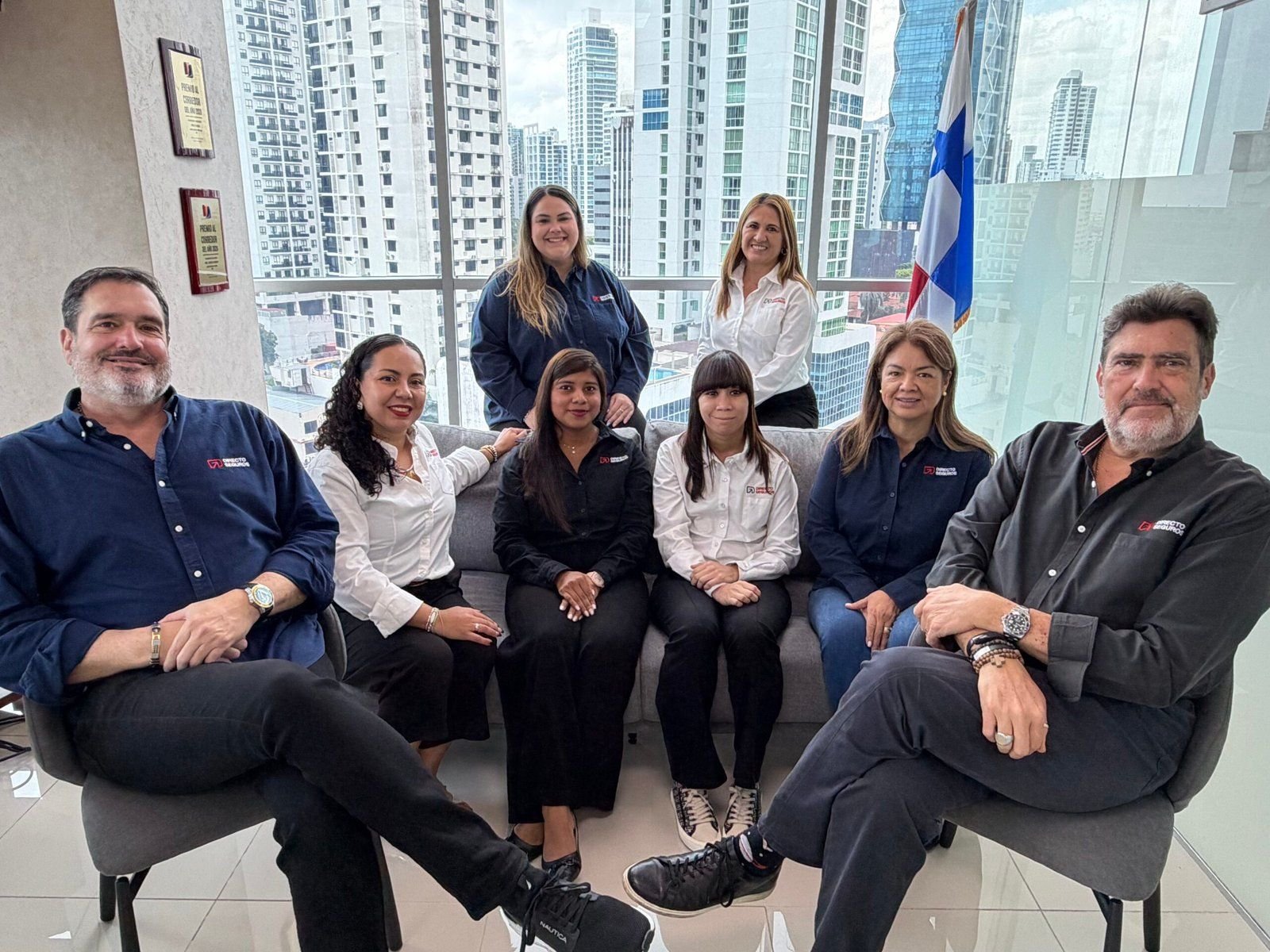 El equipo de Directo Seguros en sus oficinas