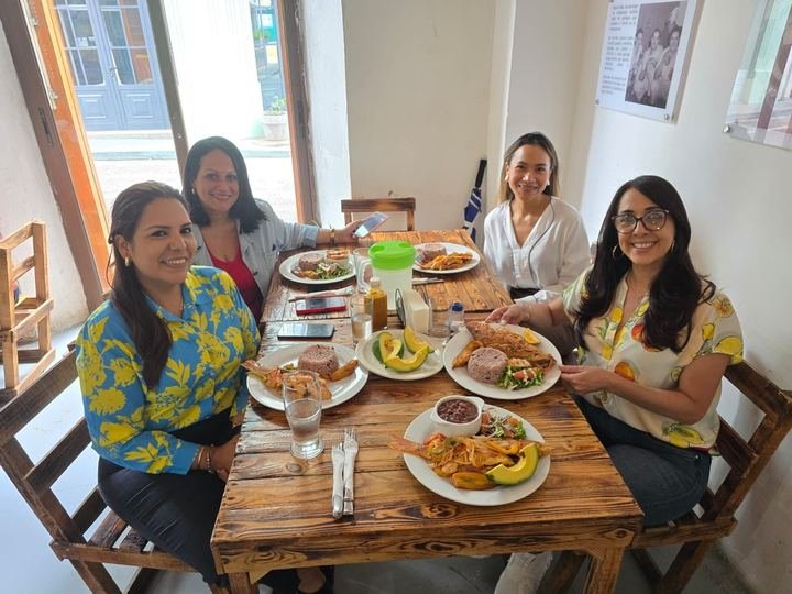 Almuerzo en El Gato Negro