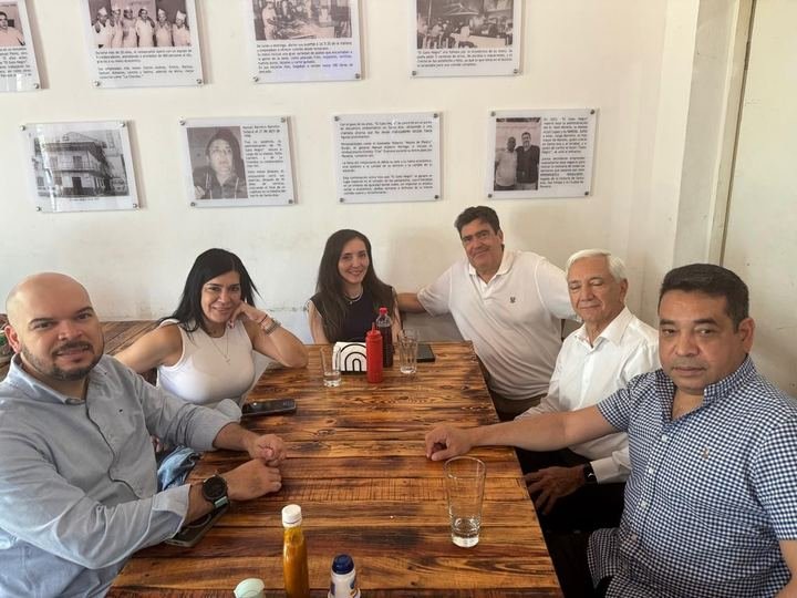 Almuerzo en El Gato Negro